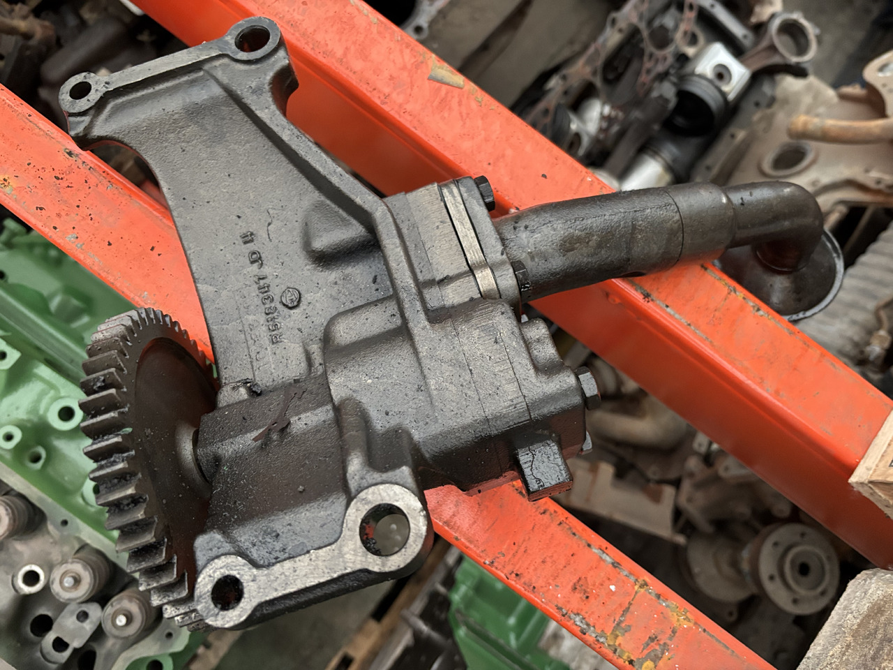 John Deere RE543187 R518347 RE533975 Pompa Oleju - Масляный насос для Сельскохозяйственной техники: фото 1 John Deere RE543187 R518347 RE533975 Pompa Oleju - Масляный насос для Сельскохозяйственной техники: фото 1