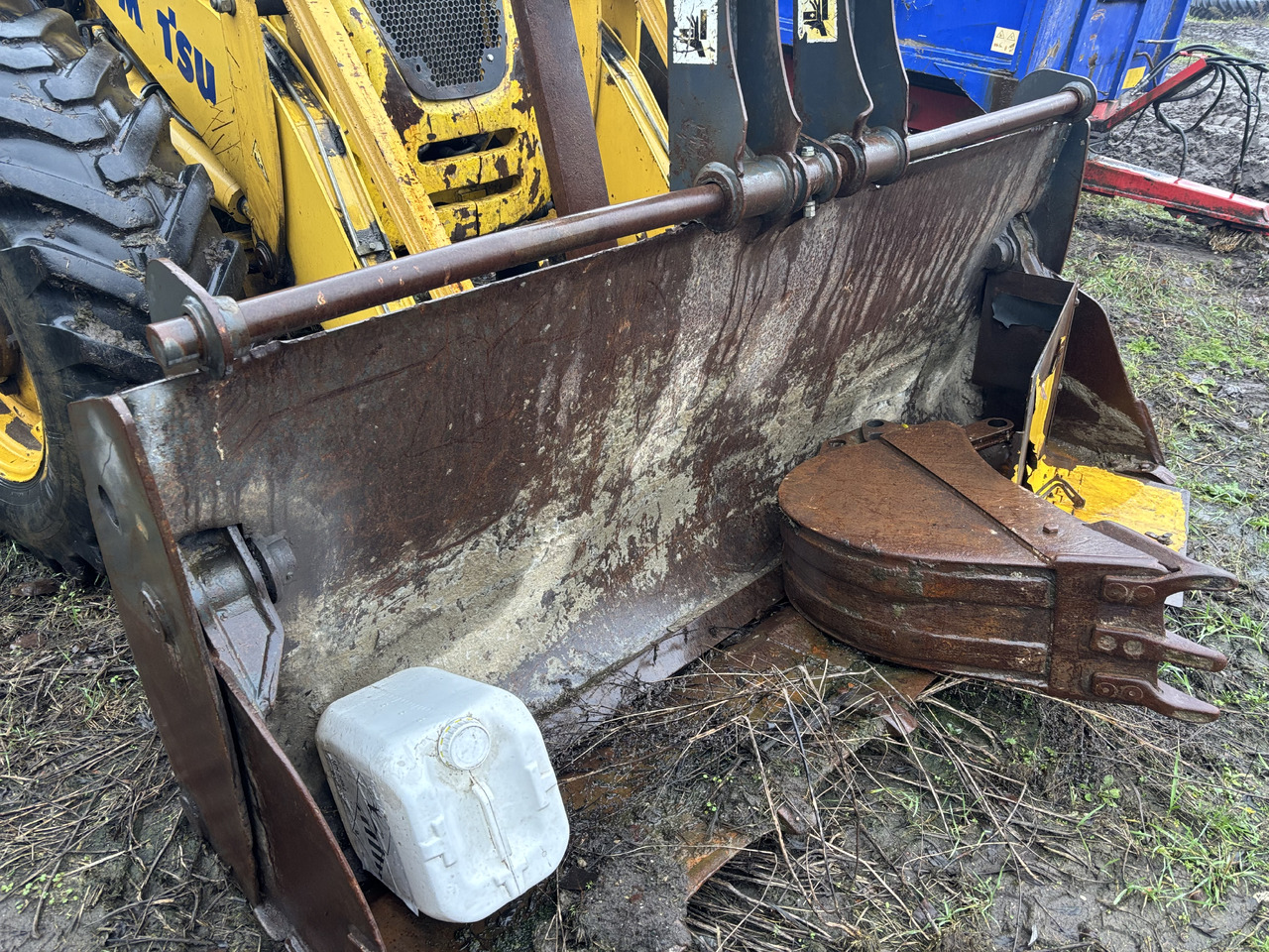 Komatsu WB93 WB97 WB 93 97 Łyżka Skarpowa Łyżka Przednia Widły CZĘŚCI - Экскаватор-погрузчик: фото 2 Komatsu WB93 WB97 WB 93 97 Łyżka Skarpowa Łyżka Przednia Widły CZĘŚCI - Экскаватор-погрузчик: фото 2