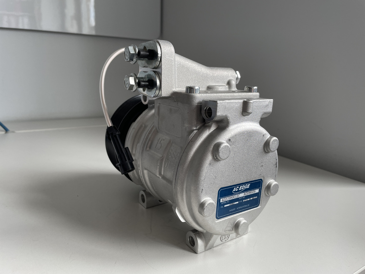 Kompresor sprężarka klimatyzacji John Deere 3000 5000 6000 7000 Claas Ares 10B17-ACE99505 - Компрессор кондиционера для Сельскохозяйственной техники: фото 2 Kompresor sprężarka klimatyzacji John Deere 3000 5000 6000 7000 Claas Ares 10B17-ACE99505 - Компрессор кондиционера для Сельскохозяйственной техники: фото 2