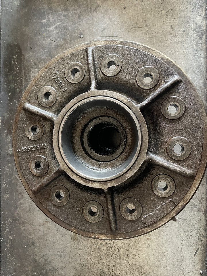 Massey Fergusson 3690 - mechanizm roznicowy tylnego mostu 893223M2 - Задняя ось для Сельскохозяйственной техники: фото 3 Massey Fergusson 3690 - mechanizm roznicowy tylnego mostu 893223M2 - Задняя ось для Сельскохозяйственной техники: фото 3