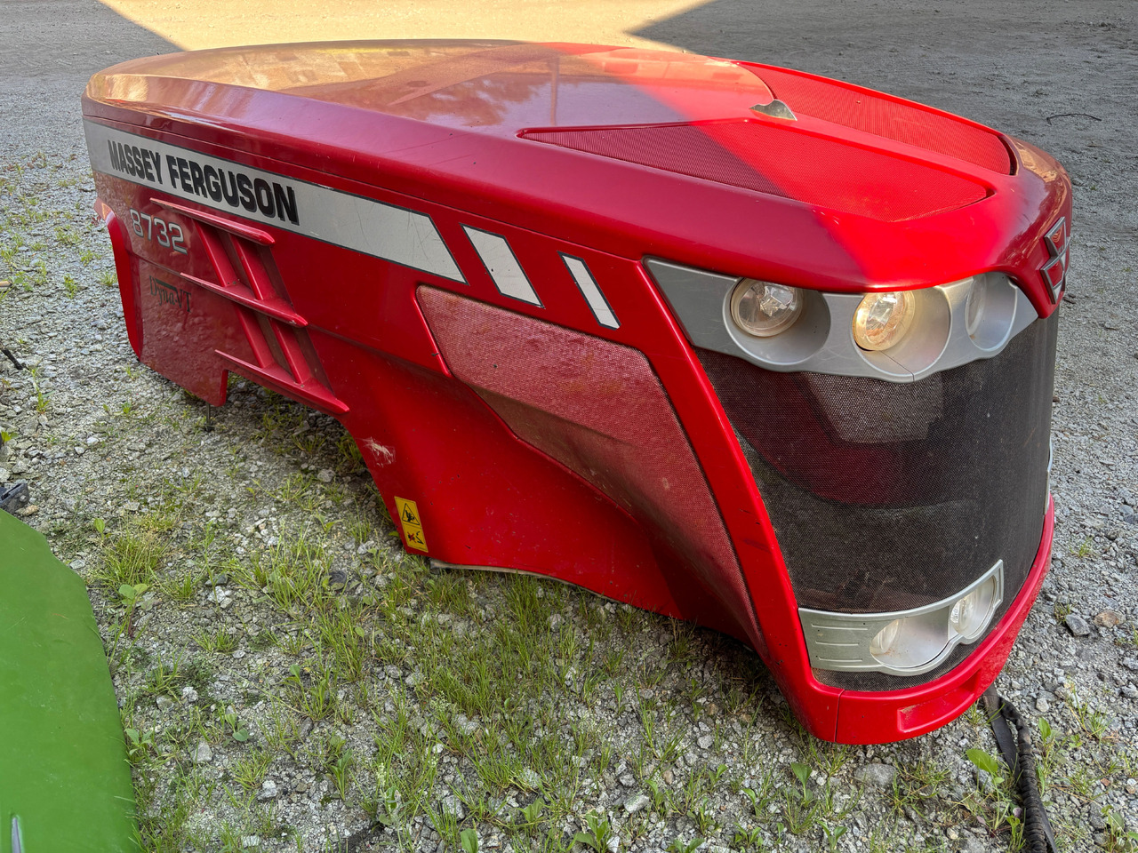 Massey Fergusson 8732 Dyna-VT - maska silnika - Капот для Тракторов: фото 2 Massey Fergusson 8732 Dyna-VT - maska silnika - Капот для Тракторов: фото 2