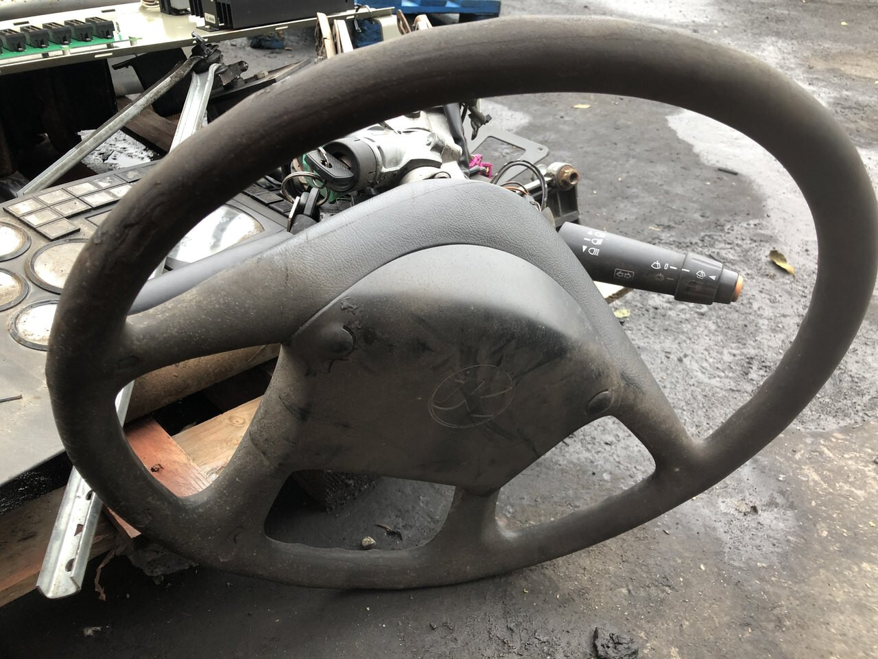 Mercedes Setra Evobus- części róźne/autobus kierownica/przekażniki i inne - Рулевое колесо для Автобусов: фото 1 Mercedes Setra Evobus- części róźne/autobus kierownica/przekażniki i inne - Рулевое колесо для Автобусов: фото 1