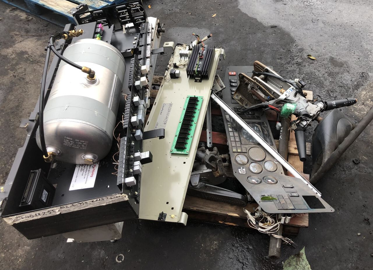 Mercedes Setra Evobus- części róźne/autobus kierownica/przekażniki i inne - Рулевое колесо для Автобусов: фото 3 Mercedes Setra Evobus- części róźne/autobus kierownica/przekażniki i inne - Рулевое колесо для Автобусов: фото 3