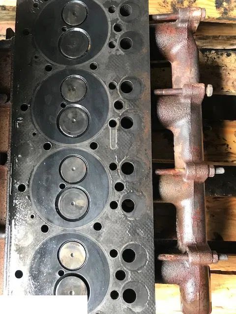 Valtra 800 900 - Głowica - Головка блока для Сельскохозяйственной техники: фото 1 Valtra 800 900 - Głowica - Головка блока для Сельскохозяйственной техники: фото 1