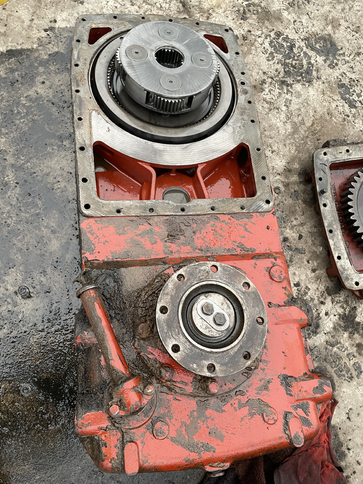 ZF 4PW45H1 Zettelmayer Volvo - skrzynia biegów - obudowa - Коробка передач для Сельскохозяйственной техники: фото 1 ZF 4PW45H1 Zettelmayer Volvo - skrzynia biegów - obudowa - Коробка передач для Сельскохозяйственной техники: фото 1