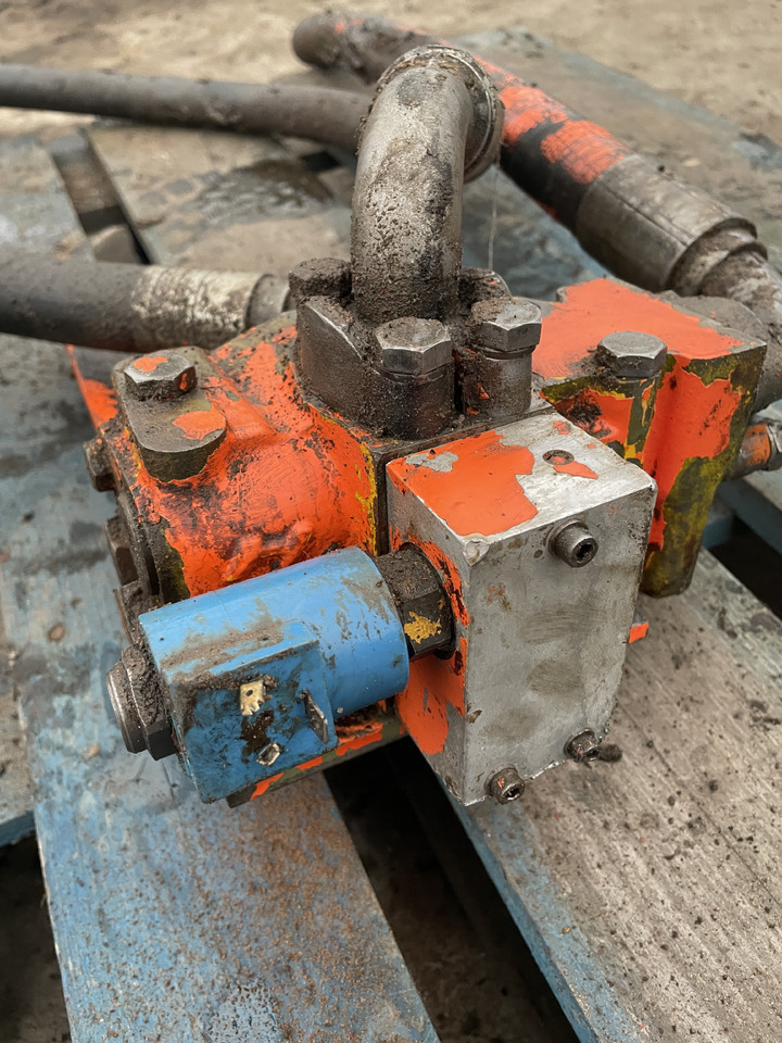 ZF 4PW45H1 Zettelmayer Volvo - skrzynia biegów - rozdzielacz hydrauliczny PUV07V7 - Коробка передач для Сельскохозяйственной техники: фото 2 ZF 4PW45H1 Zettelmayer Volvo - skrzynia biegów - rozdzielacz hydrauliczny PUV07V7 - Коробка передач для Сельскохозяйственной техники: фото 2