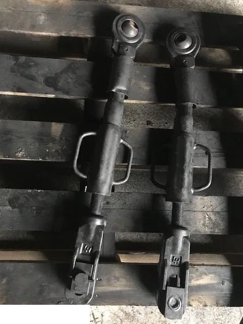 Запчасти для Valtra 900 - Wieszaki / Ramion CAT 2: фото 1