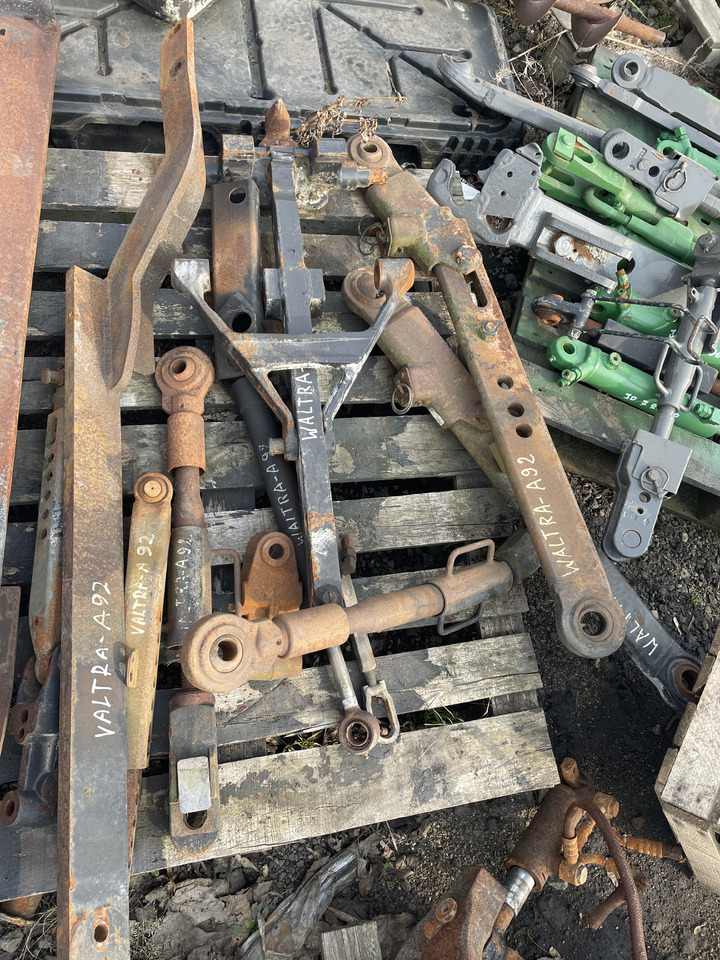 Valtra A92 - wieszaki ramiona odciągi belki - Запчасти для Тракторов: фото 1 Valtra A92 - wieszaki ramiona odciągi belki - Запчасти для Тракторов: фото 1