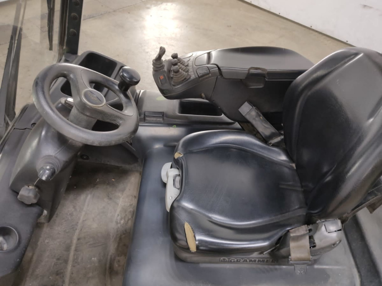 Linde E30L - Электропогрузчик: фото 4 Linde E30L - Электропогрузчик: фото 4
