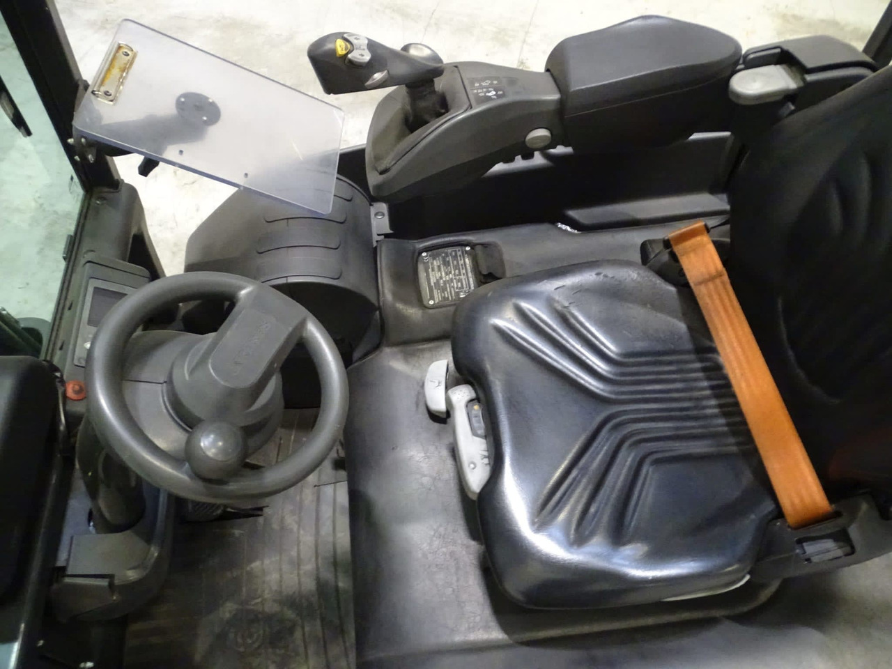Mitsubishi AG2N1L20Q - Электропогрузчик: фото 4 Mitsubishi AG2N1L20Q - Электропогрузчик: фото 4
