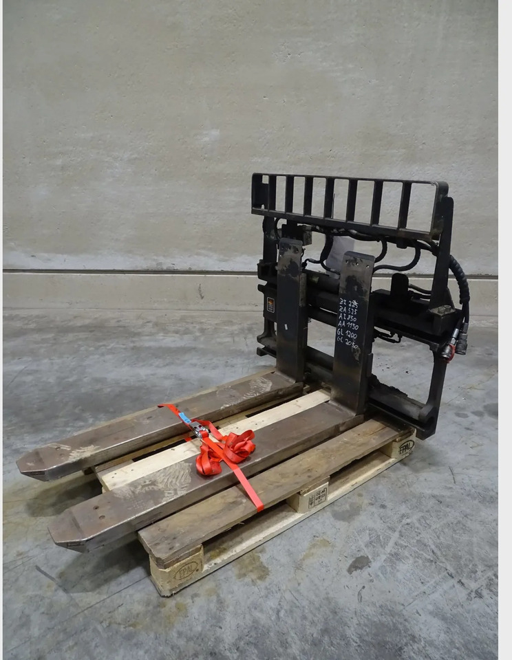 Durwen RZV-S-TGZ.25.1200 - Навесное оборудование для Погрузочно-разгрузочной техники: фото 1 Durwen RZV-S-TGZ.25.1200 - Навесное оборудование для Погрузочно-разгрузочной техники: фото 1