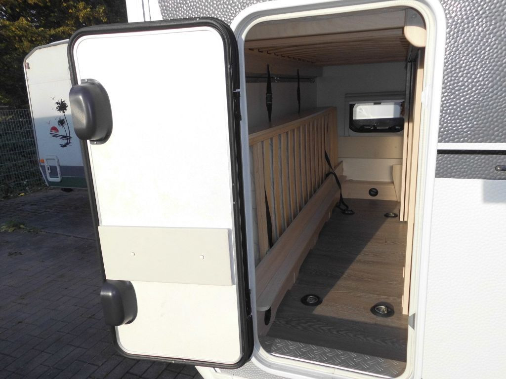 Hobby DE LUXE EDITION 560 KMFe 1 Hand XT-Mover Garage - Прицеп дача: фото 4 Hobby DE LUXE EDITION 560 KMFe 1 Hand XT-Mover Garage - Прицеп дача: фото 4