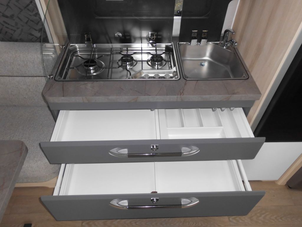 Прицеп дача Hobby De Luxe 515 UHL mit Extras, Lagerabverkauf!: фото 9 Прицеп дача Hobby De Luxe 515 UHL mit Extras, Lagerabverkauf!: фото 9