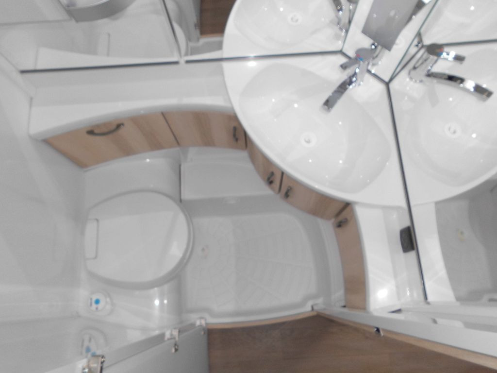 Прицеп дача Hobby De Luxe 515 UHL mit Extras, Lagerabverkauf!: фото 15 Прицеп дача Hobby De Luxe 515 UHL mit Extras, Lagerabverkauf!: фото 15