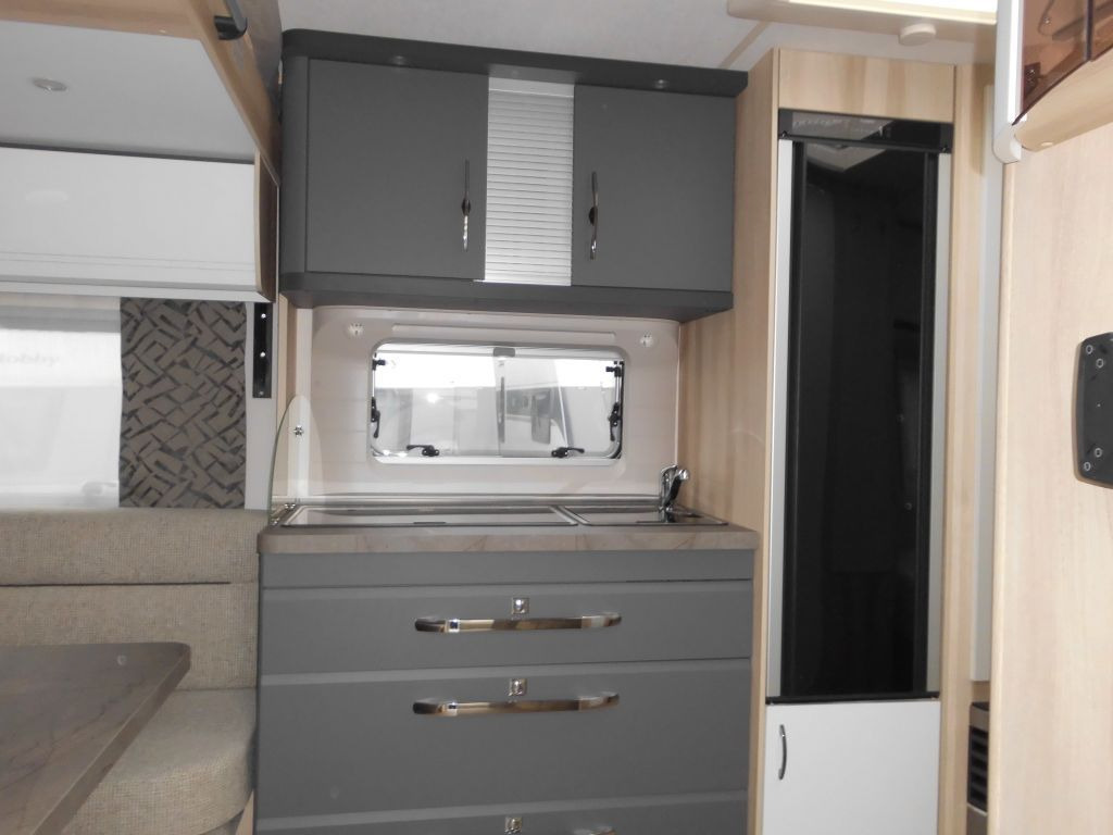 Прицеп дача Hobby De Luxe 515 UHL mit Extras, Lagerabverkauf!: фото 7 Прицеп дача Hobby De Luxe 515 UHL mit Extras, Lagerabverkauf!: фото 7