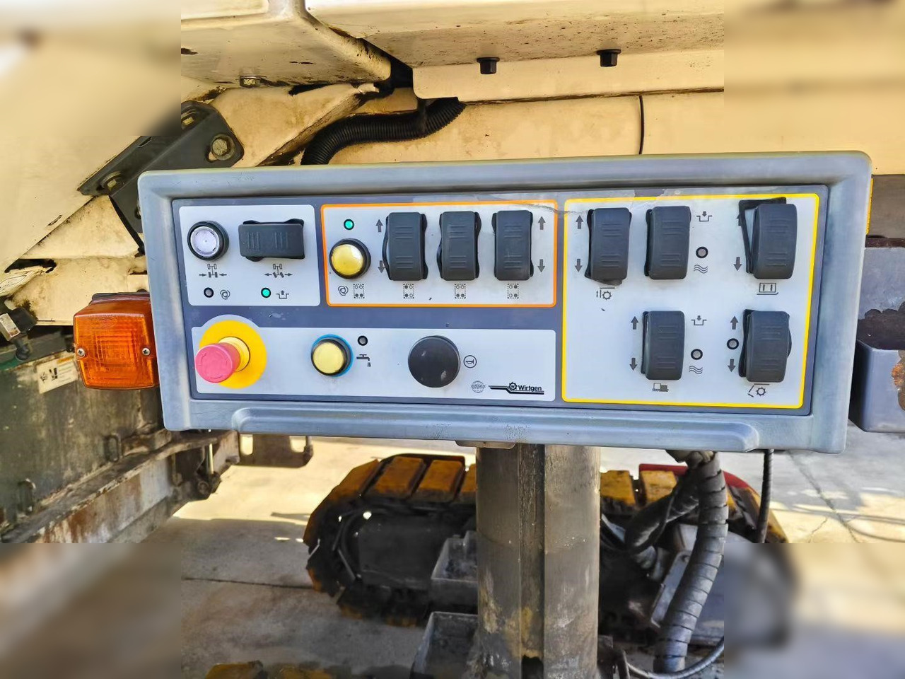 2012 WIRTGEN W210 - Дорожная фреза: фото 3 2012 WIRTGEN W210 - Дорожная фреза: фото 3