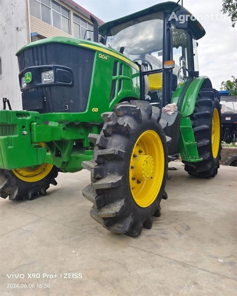 Трактор John Deere 6120B: фото 1