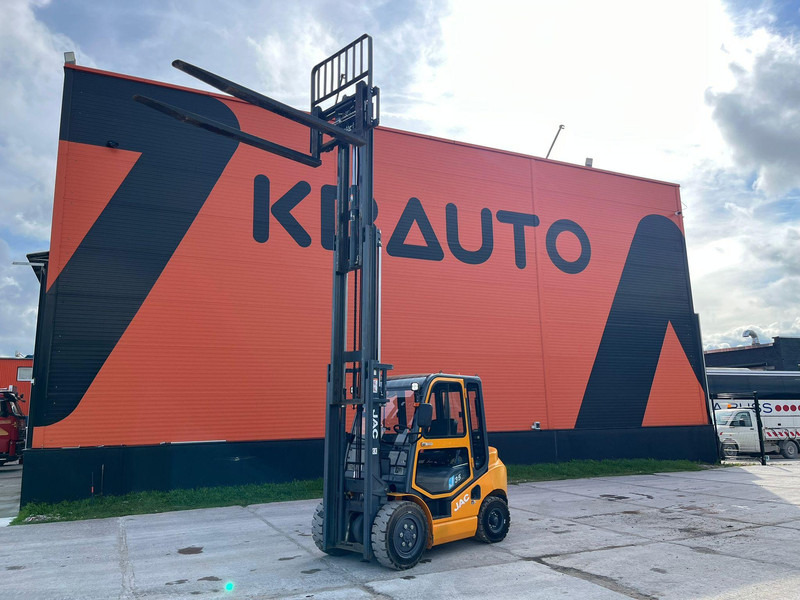 Jac CPCD 35 J RATED CAPACITY 3500 kg / LIFTING HEIGHT 4800 mm - Дизельный погрузчик: фото 1 Jac CPCD 35 J RATED CAPACITY 3500 kg / LIFTING HEIGHT 4800 mm - Дизельный погрузчик: фото 1