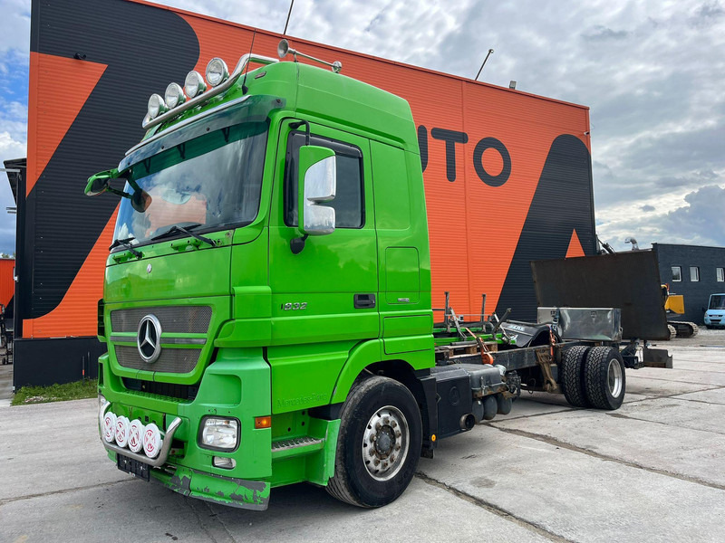 Mercedes-Benz Actros 1832 4x2 V6 ENGINE / CHASSIS L=7100 mm - Грузовик-шасси: фото 2 Mercedes-Benz Actros 1832 4x2 V6 ENGINE / CHASSIS L=7100 mm - Грузовик-шасси: фото 2