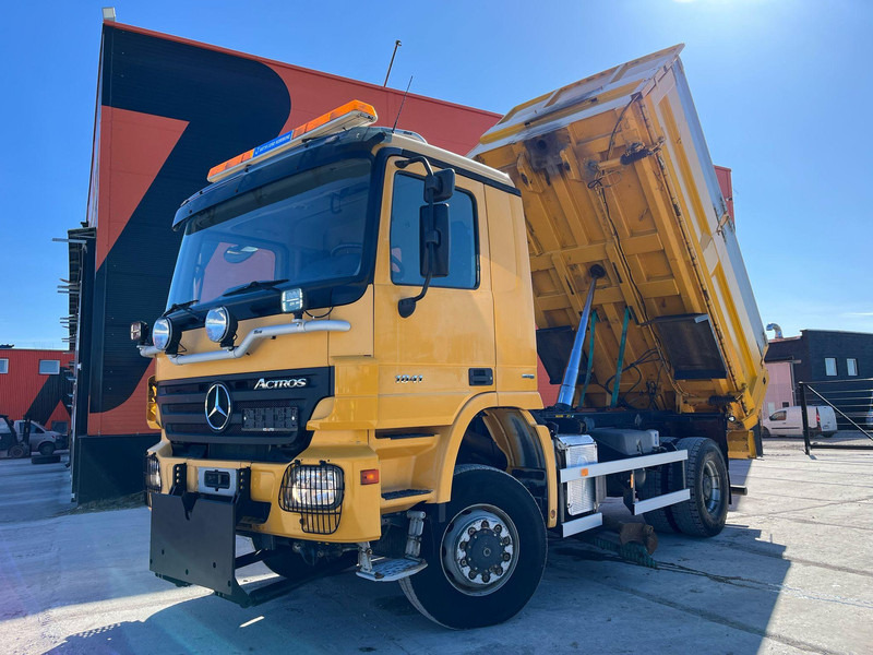 Mercedes-Benz Actros 1841 4x4 SNOW PLOW EQUIPMENT / UNDERBODY SCRAPER / BOX L=4495 mm - Самосвал: фото 2 Mercedes-Benz Actros 1841 4x4 SNOW PLOW EQUIPMENT / UNDERBODY SCRAPER / BOX L=4495 mm - Самосвал: фото 2