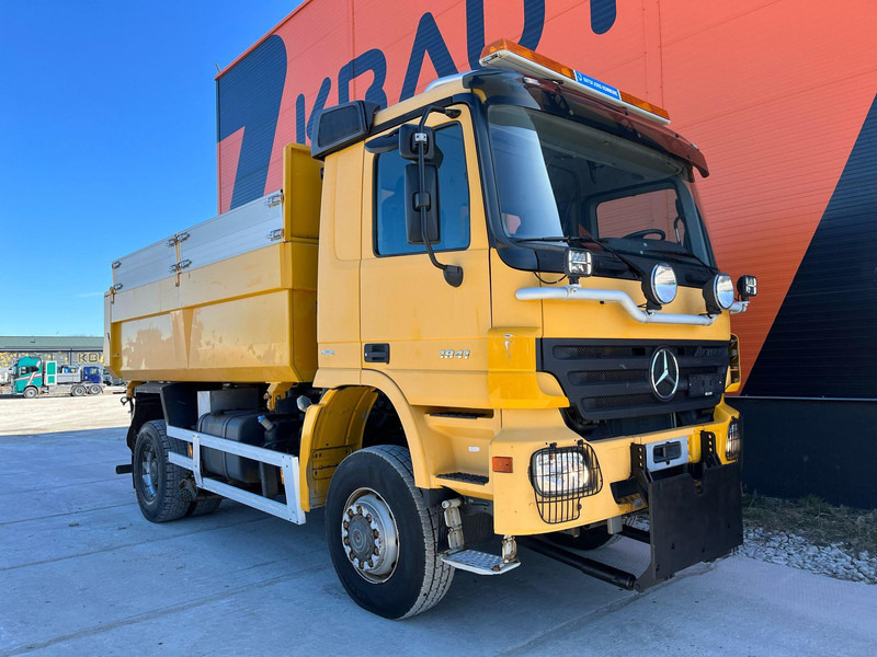 Mercedes-Benz Actros 1841 4x4 SNOW PLOW EQUIPMENT / UNDERBODY SCRAPER / BOX L=4495 mm - Самосвал: фото 4 Mercedes-Benz Actros 1841 4x4 SNOW PLOW EQUIPMENT / UNDERBODY SCRAPER / BOX L=4495 mm - Самосвал: фото 4