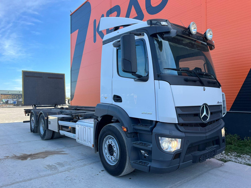 Mercedes-Benz Antos 2535 6x2*4 CHASSIS L=7788 mm - Грузовик-контейнеровоз/ Сменный кузов: фото 4 Mercedes-Benz Antos 2535 6x2*4 CHASSIS L=7788 mm - Грузовик-контейнеровоз/ Сменный кузов: фото 4