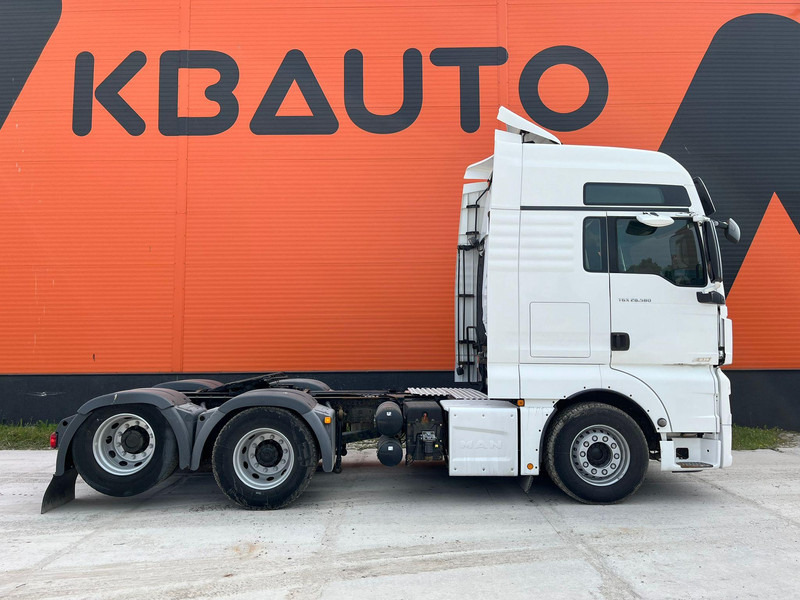 MAN TGX 28.580 6x2 XXL CAB / INTARDER / DOUBLE BOGIE - Тягач: фото 4 MAN TGX 28.580 6x2 XXL CAB / INTARDER / DOUBLE BOGIE - Тягач: фото 4