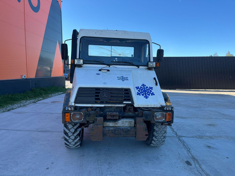 Mercedes-Benz Unimog U130 4x4 - Тягач: фото 3 Mercedes-Benz Unimog U130 4x4 - Тягач: фото 3