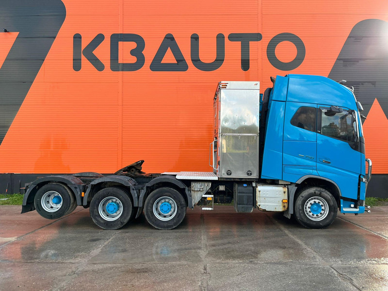 Volvo FH 16 750 8x4 GCW 130 ton / GLOBE XL / HYDRAULICS / BIG AXLES - Тягач: фото 4 Volvo FH 16 750 8x4 GCW 130 ton / GLOBE XL / HYDRAULICS / BIG AXLES - Тягач: фото 4