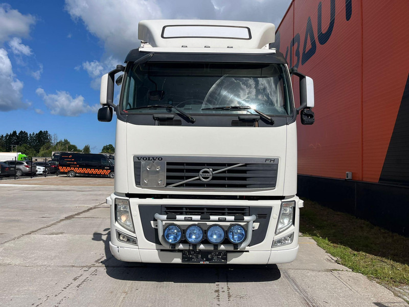 Volvo FH 400 6x2 BOX L=7400 - Грузовик с закрытым кузовом: фото 2 Volvo FH 400 6x2 BOX L=7400 - Грузовик с закрытым кузовом: фото 2