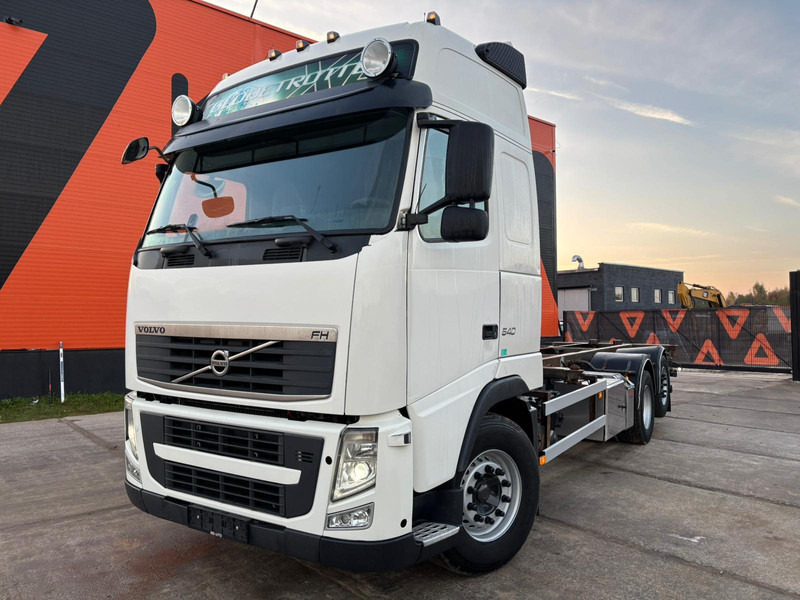 Volvo FH 540 6x2 LOW CHECKED MILEAGE ! / RETARDER / CHASSIS L=6975 mm - Грузовик-шасси: фото 2 Volvo FH 540 6x2 LOW CHECKED MILEAGE ! / RETARDER / CHASSIS L=6975 mm - Грузовик-шасси: фото 2