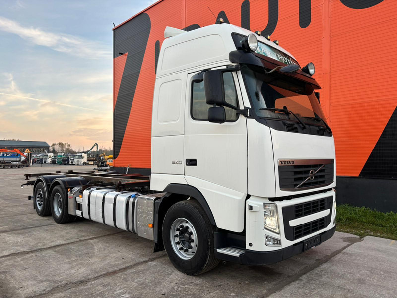 Volvo FH 540 6x2 LOW CHECKED MILEAGE ! / RETARDER / CHASSIS L=6975 mm - Грузовик-шасси: фото 4 Volvo FH 540 6x2 LOW CHECKED MILEAGE ! / RETARDER / CHASSIS L=6975 mm - Грузовик-шасси: фото 4