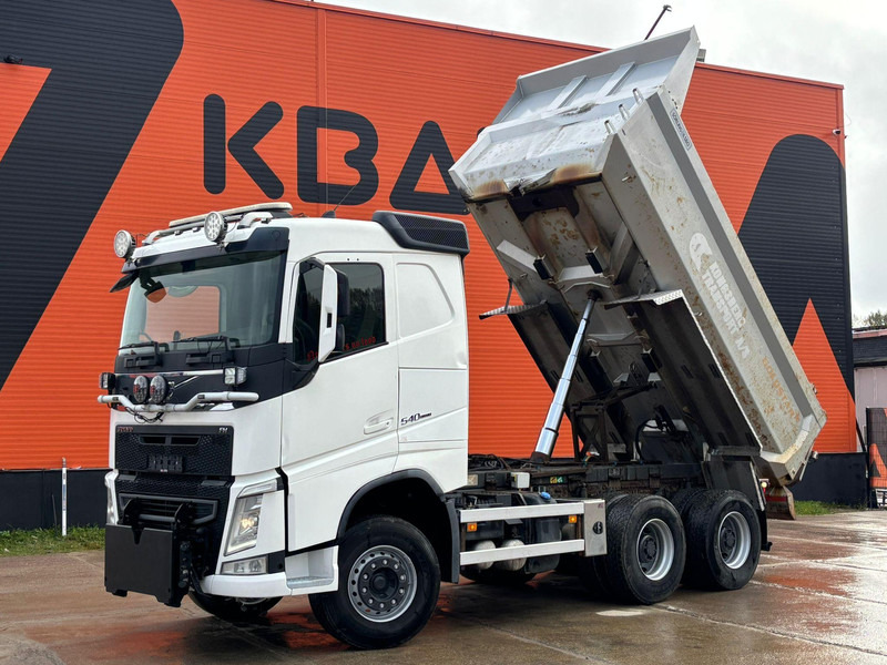 Volvo FH 540 6x4 RETARDER / TANDEM AXLE LIFT / SNOWPLOW EQUIPMENT / BOX L = 4473 mm - Самосвал: фото 2 Volvo FH 540 6x4 RETARDER / TANDEM AXLE LIFT / SNOWPLOW EQUIPMENT / BOX L = 4473 mm - Самосвал: фото 2