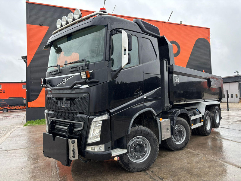 Volvo FH 540 8x4 RETARDER / TANDEM AXLE LIFT / BOX L=5649 mm - Самосвал: фото 1 Volvo FH 540 8x4 RETARDER / TANDEM AXLE LIFT / BOX L=5649 mm - Самосвал: фото 1