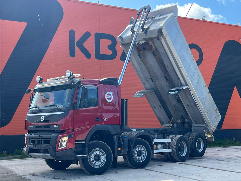 Volvo FMX 540 8x4 RETARDER / TANDEM AXLE LIFT / BIG AXLES - Самосвал: фото 2 Volvo FMX 540 8x4 RETARDER / TANDEM AXLE LIFT / BIG AXLES - Самосвал: фото 2