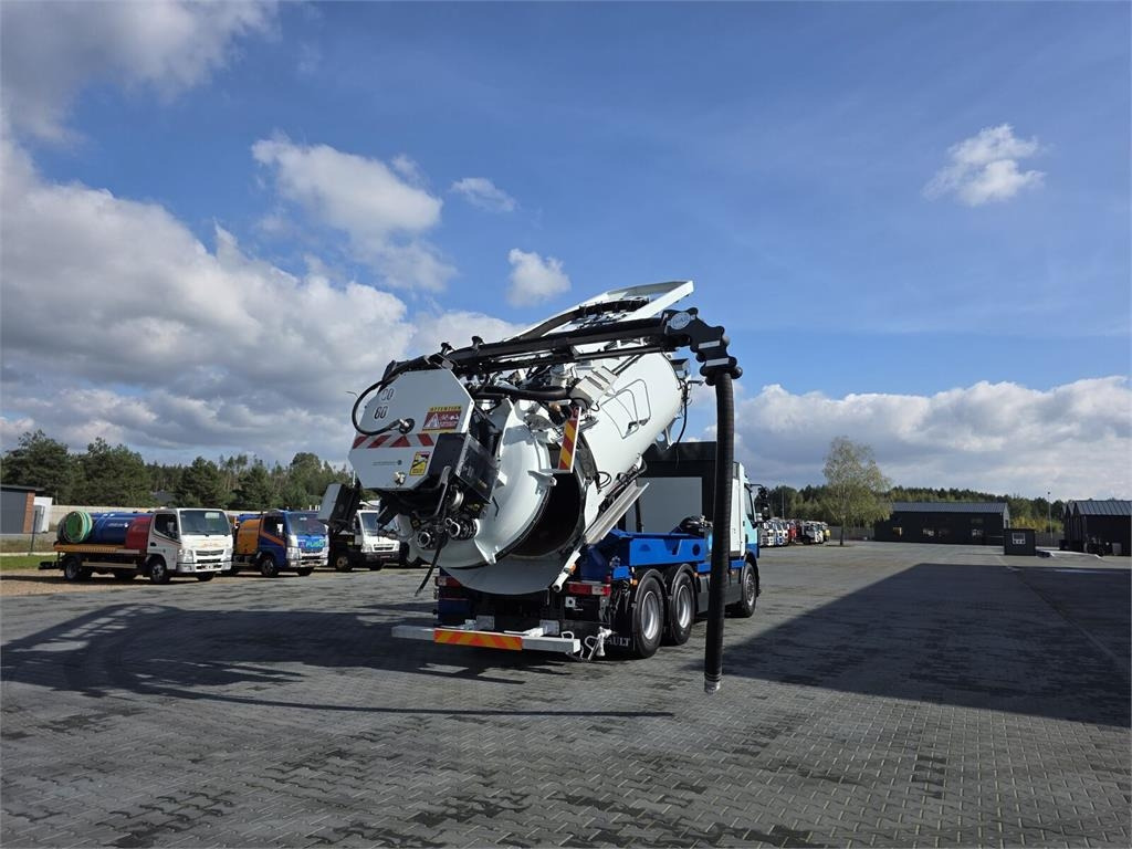 Renault 6x4 WUKO RIVARD RECYTLING for collecting liquid wa  - Ассенизатор: фото 1 Renault 6x4 WUKO RIVARD RECYTLING for collecting liquid wa  - Ассенизатор: фото 1