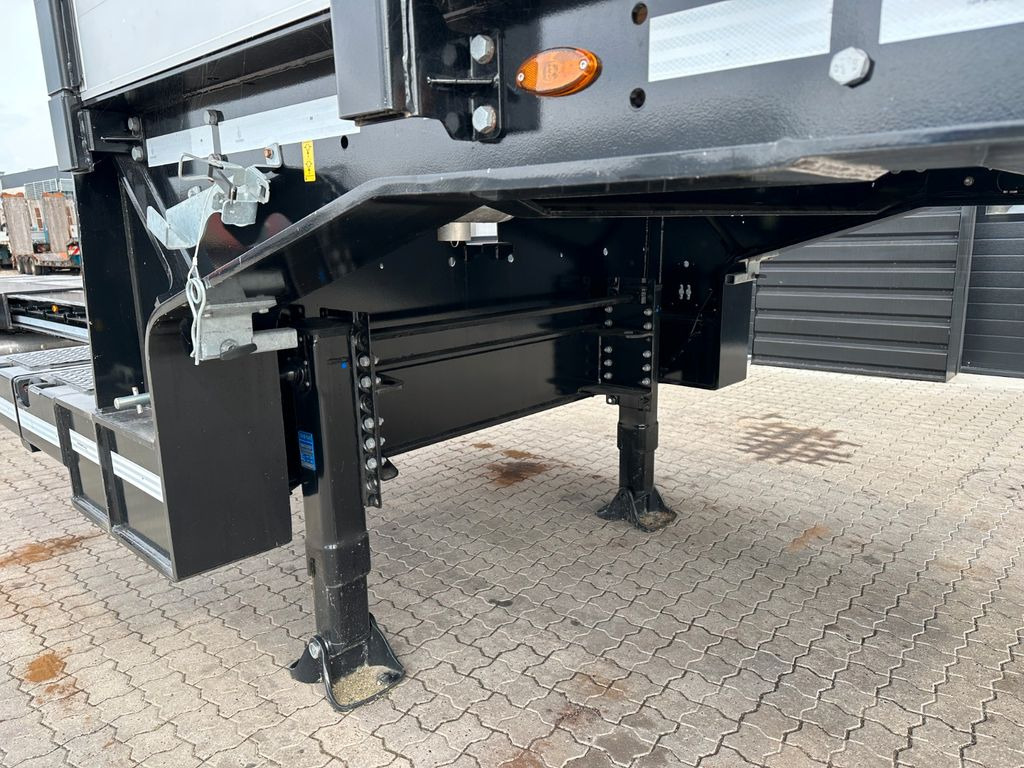 Faymonville 3 achs Multimax Tieflader / Kurze model Faymonville 3 achs Multimax Tieflader / Kurze model - Низкорамный полуприцеп: фото 5 Faymonville 3 achs Multimax Tieflader / Kurze model Faymonville 3 achs Multimax Tieflader / Kurze model - Низкорамный полуприцеп: фото 5