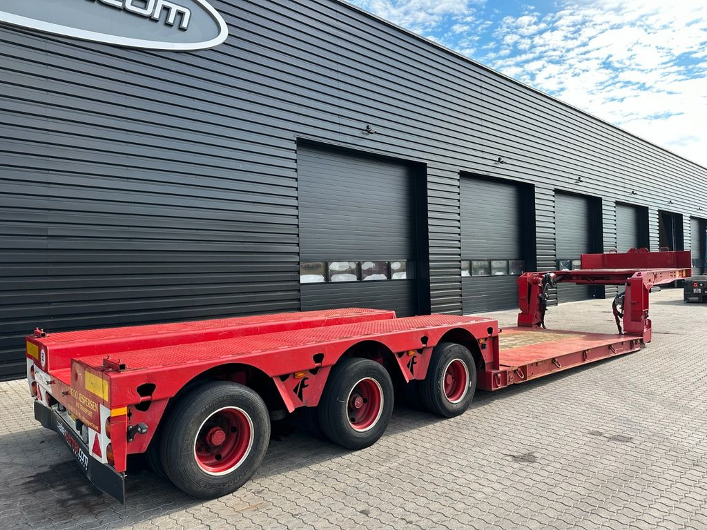 Faymonville 3 achs tiefbett / 300 mm Faymonville 3 achs tiefbett / 300 mm - Низкорамный полуприцеп: фото 2 Faymonville 3 achs tiefbett / 300 mm Faymonville 3 achs tiefbett / 300 mm - Низкорамный полуприцеп: фото 2