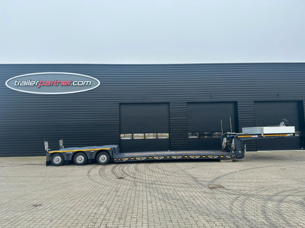 Faymonville Maxtrailer 3 achs. tiefbett / Pendelachsen - Низкорамный полуприцеп: фото 1 Faymonville Maxtrailer 3 achs. tiefbett / Pendelachsen - Низкорамный полуприцеп: фото 1