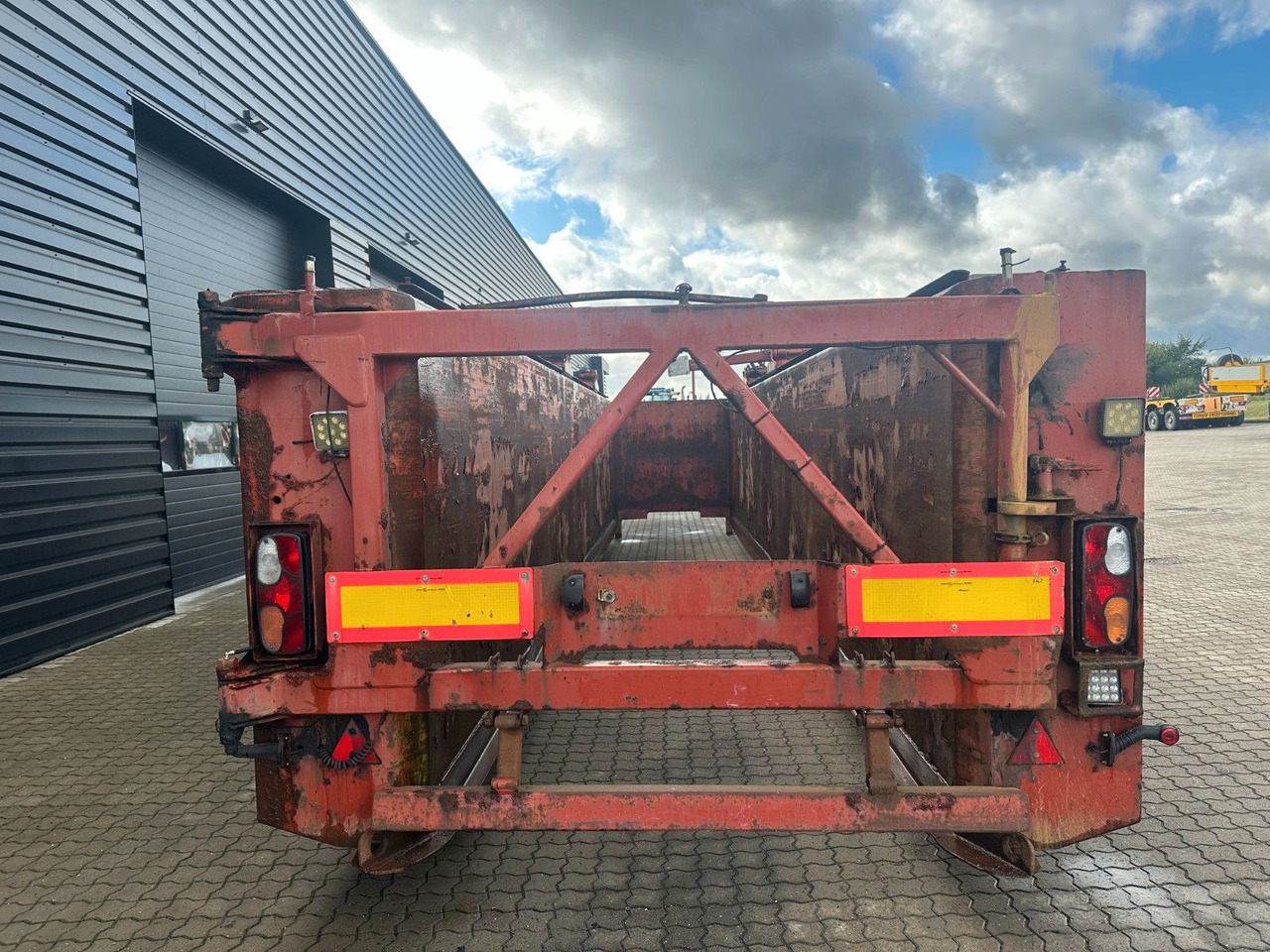 Низкорамный полуприцеп Faymonville Prefamax 3 achs inndenlader: фото 9