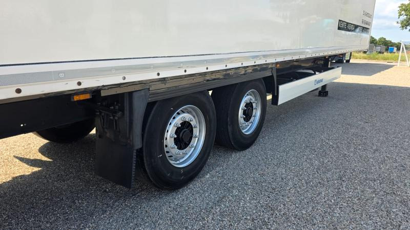 Полуприцеп-фургон Krone Dry Liner: фото 9 Полуприцеп-фургон Krone Dry Liner: фото 9