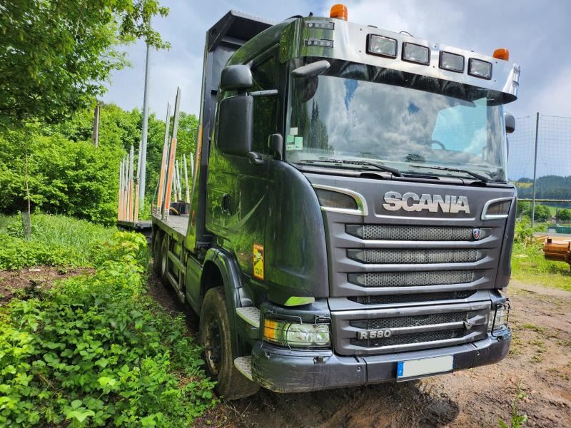 Scania R R 580 - Лесовоз, Автоманипулятор: фото 1 Scania R R 580 - Лесовоз, Автоманипулятор: фото 1