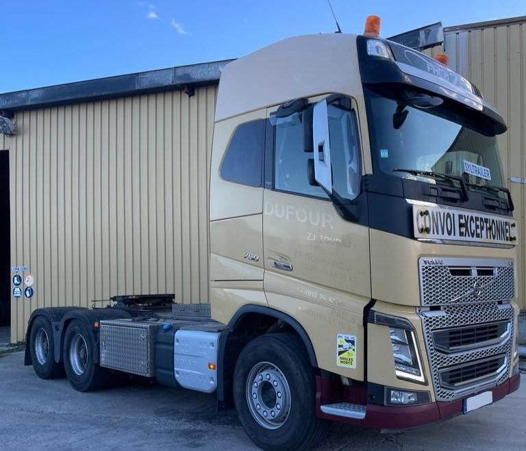 Тягач Volvo FH16 750: фото 1