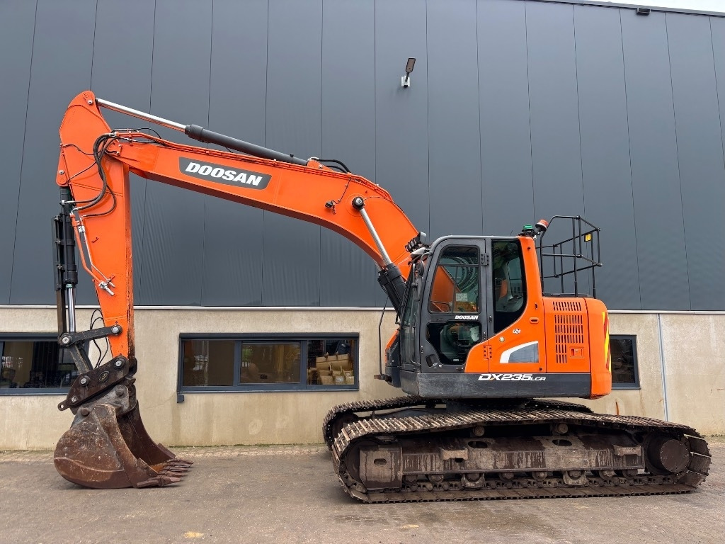 Doosan DX 235 LCR-5 - DX 235 - DX 225 - Гусеничный экскаватор: фото 2 Doosan DX 235 LCR-5 - DX 235 - DX 225 - Гусеничный экскаватор: фото 2