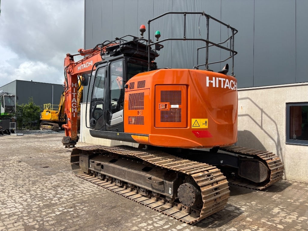 Hitachi ZX 225 US LC-6 - ZX225USLC - ZX 225 USLC - Гусеничный экскаватор: фото 3 Hitachi ZX 225 US LC-6 - ZX225USLC - ZX 225 USLC - Гусеничный экскаватор: фото 3