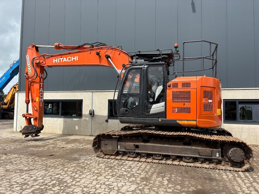 Hitachi ZX 225 US LC-6 - ZX225USLC - ZX 225 USLC - Гусеничный экскаватор: фото 2 Hitachi ZX 225 US LC-6 - ZX225USLC - ZX 225 USLC - Гусеничный экскаватор: фото 2