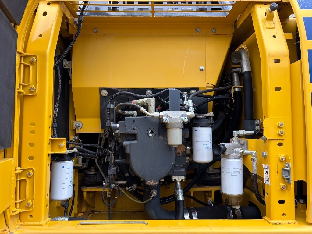 Гусеничный экскаватор Komatsu PC210LC-10 - PC 210 LC-10 - PC 210 - PC210LC-11: фото 18 Гусеничный экскаватор Komatsu PC210LC-10 - PC 210 LC-10 - PC 210 - PC210LC-11: фото 18