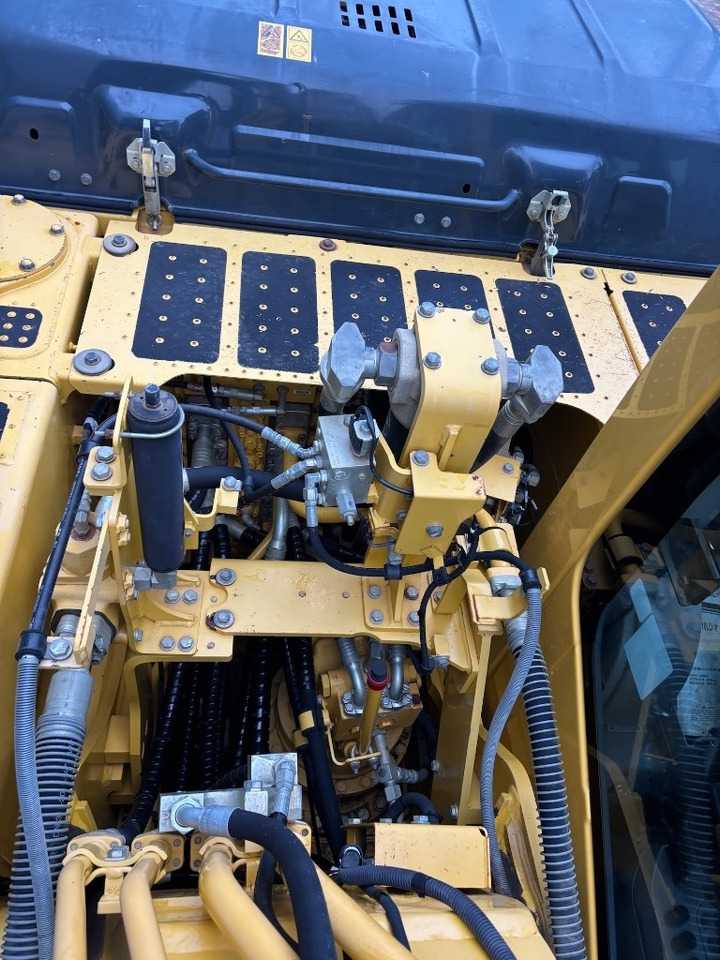 Гусеничный экскаватор Komatsu PC210LC-10 - PC 210 LC-10 - PC 210 - PC210LC-11: фото 28 Гусеничный экскаватор Komatsu PC210LC-10 - PC 210 LC-10 - PC 210 - PC210LC-11: фото 28