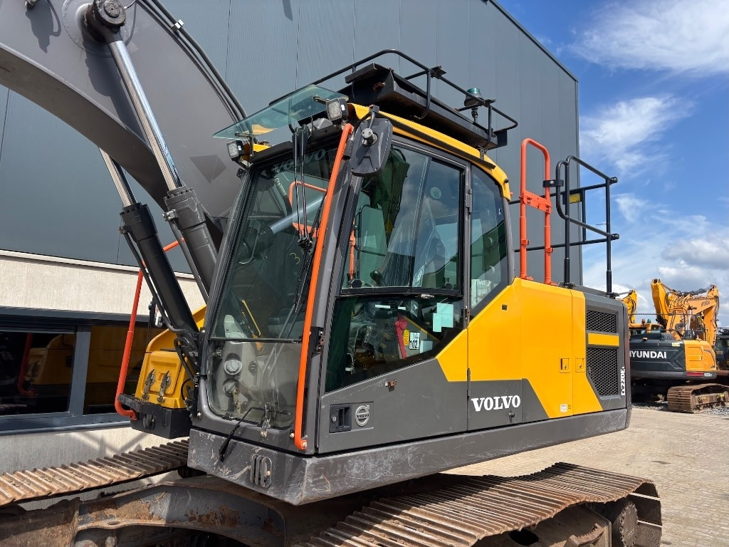 Гусеничный экскаватор Volvo EC 220 E L - EC220: фото 11