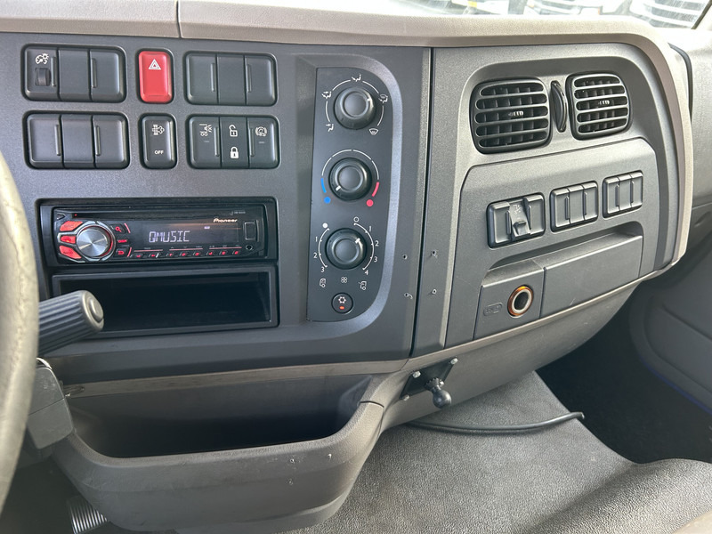 DAF LF 210 FA / 12 Ton / 557 dlm / Curtainside / Loadlift / APK TUV 05-26 - Тентованный грузовик: фото 5 DAF LF 210 FA / 12 Ton / 557 dlm / Curtainside / Loadlift / APK TUV 05-26 - Тентованный грузовик: фото 5